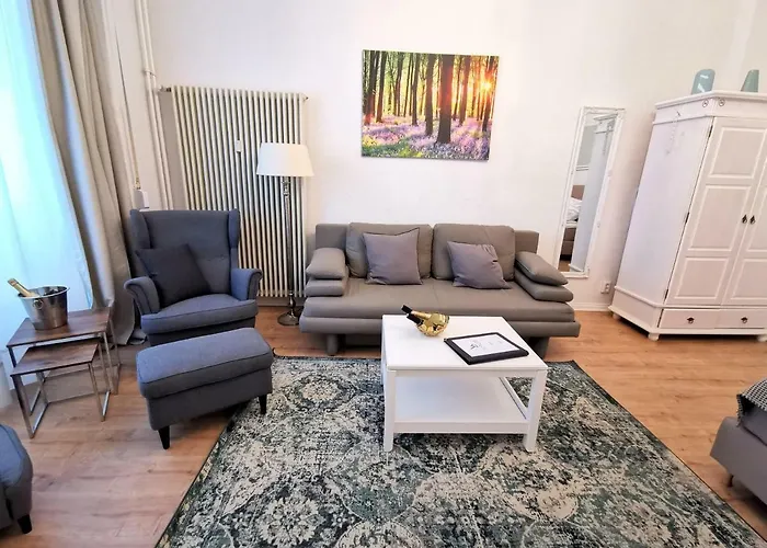 Apartman Kvh By Rockchair L Superhost Status L Boxspringbett Am Schloss Charlottenburg Welcomes You!