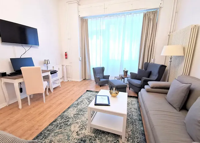 Kvh By Rockchair L Superhost Status L Boxspringbett Am Schloss Charlottenburg Welcomes You!