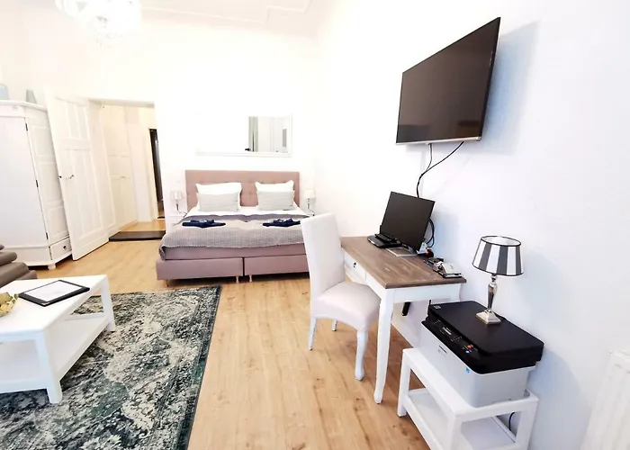 Kvh By Rockchair L Superhost Status L Boxspringbett Am Schloss Charlottenburg Welcomes You! *