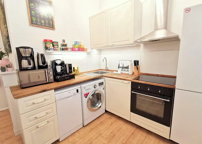 Kvh By Rockchair L Superhost Status L Boxspringbett Am Schloss Charlottenburg Welcomes You! Berlin