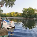 Διαμέρισμα Kvh By Rockchair L Superhost Status L Boxspringbett Am Schloss Charlottenburg Welcomes You! Βερολίνο