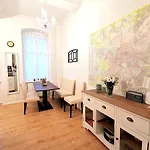 شقة Kvh By Rockchair L Superhost Status L Boxspringbett Am Schloss Charlottenburg Welcomes You! *