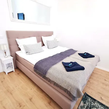 דירה Kvh By Rockchair L Superhost Status L Boxspringbett Am Schloss Charlottenburg Welcomes You!