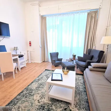 Kvh By Rockchair L Superhost Status L Boxspringbett Am Schloss Charlottenburg Welcomes You!