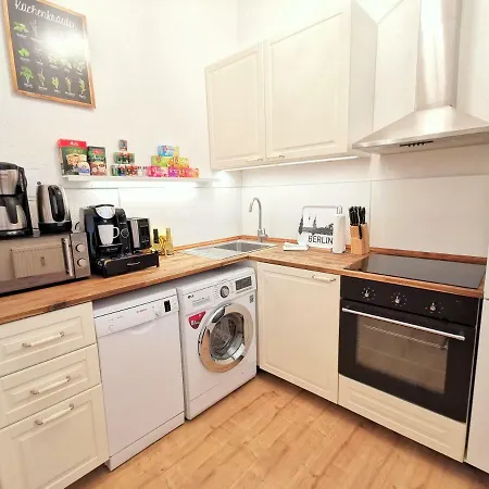 Kvh By Rockchair L Superhost Status L Boxspringbett Am Schloss Charlottenburg Welcomes You! Βερολίνο